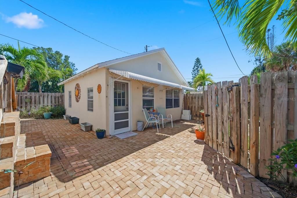 For Sale: $950,000 (2 beds, 2 baths, 1678 Square Feet)