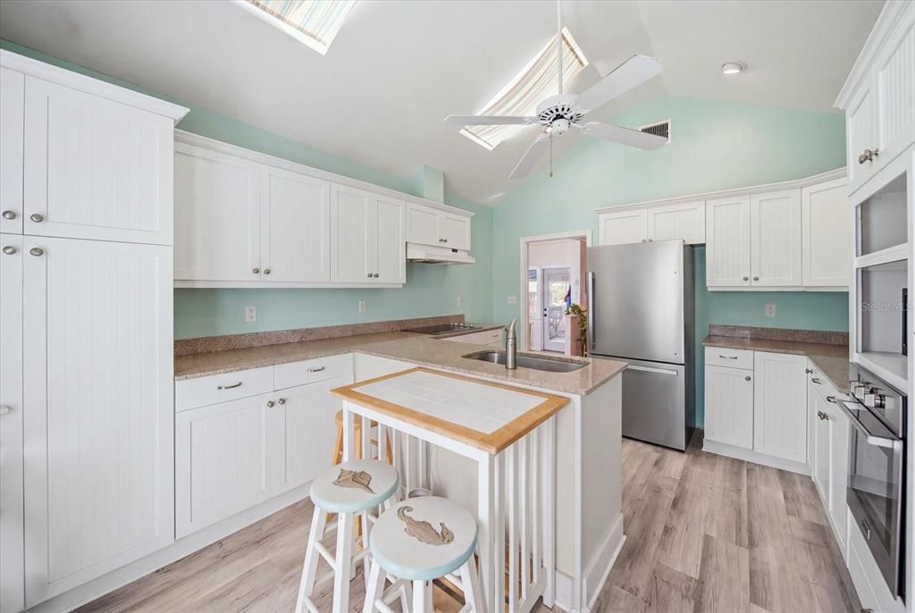 For Sale: $950,000 (2 beds, 2 baths, 1678 Square Feet)