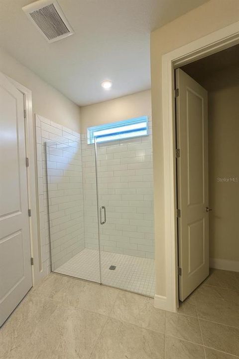 For Rent: $2,350 (4 beds, 2 baths, 1839 Square Feet)