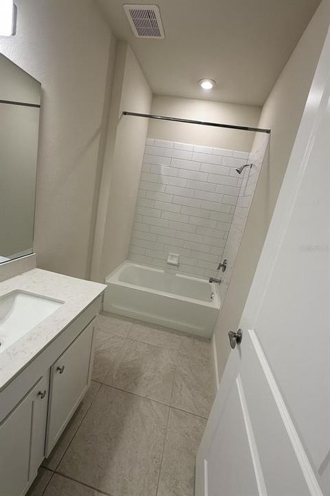 For Rent: $2,350 (4 beds, 2 baths, 1839 Square Feet)