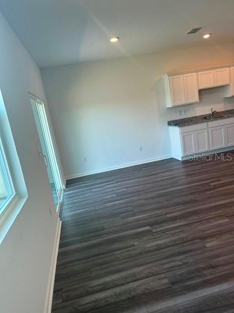 For Sale: $348,500 (3 beds, 2 baths, 1421 Square Feet)