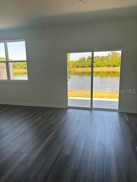 For Sale: $348,500 (3 beds, 2 baths, 1421 Square Feet)