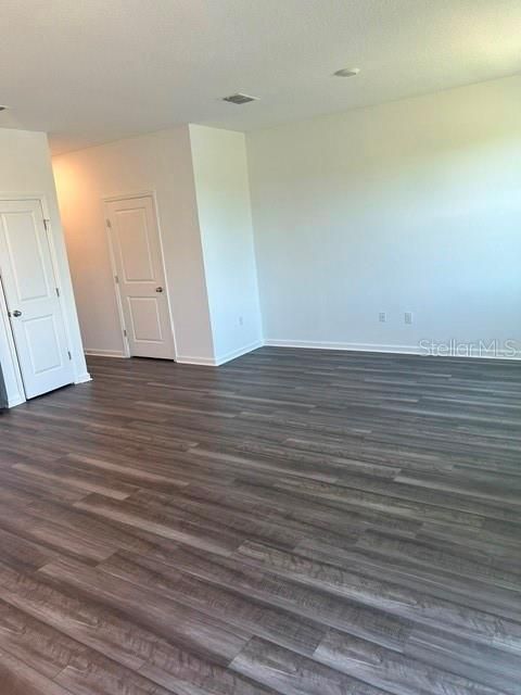 For Sale: $348,500 (3 beds, 2 baths, 1421 Square Feet)