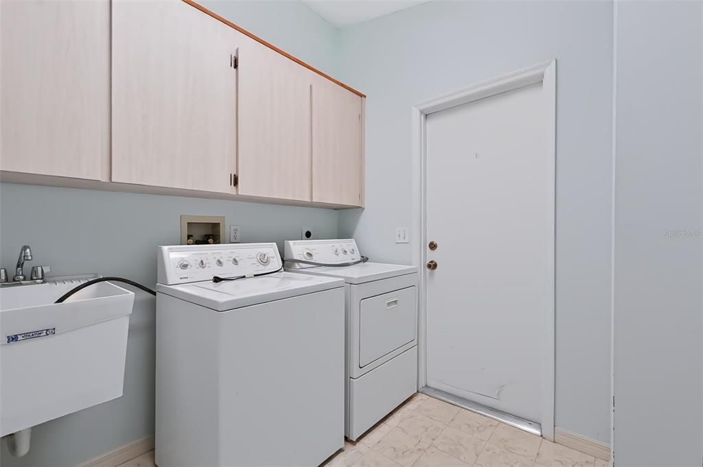 На продажу: $259,900 (3 спален, 2 ванн, 1658 Квадратных фут)
