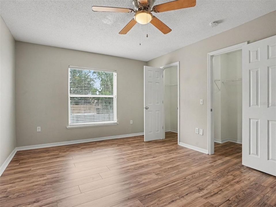 En Venta: $369,900 (4 camas, 2 baños, 3020 Pies cuadrados)