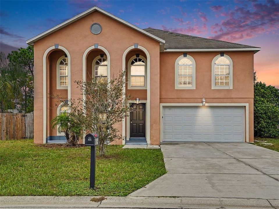 En Venta: $369,900 (4 camas, 2 baños, 3020 Pies cuadrados)