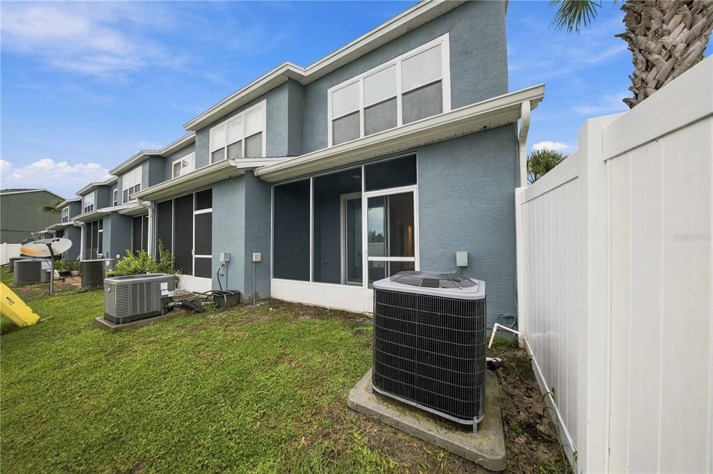 For Rent: $1,450 (2 beds, 2 baths, 1161 Square Feet)