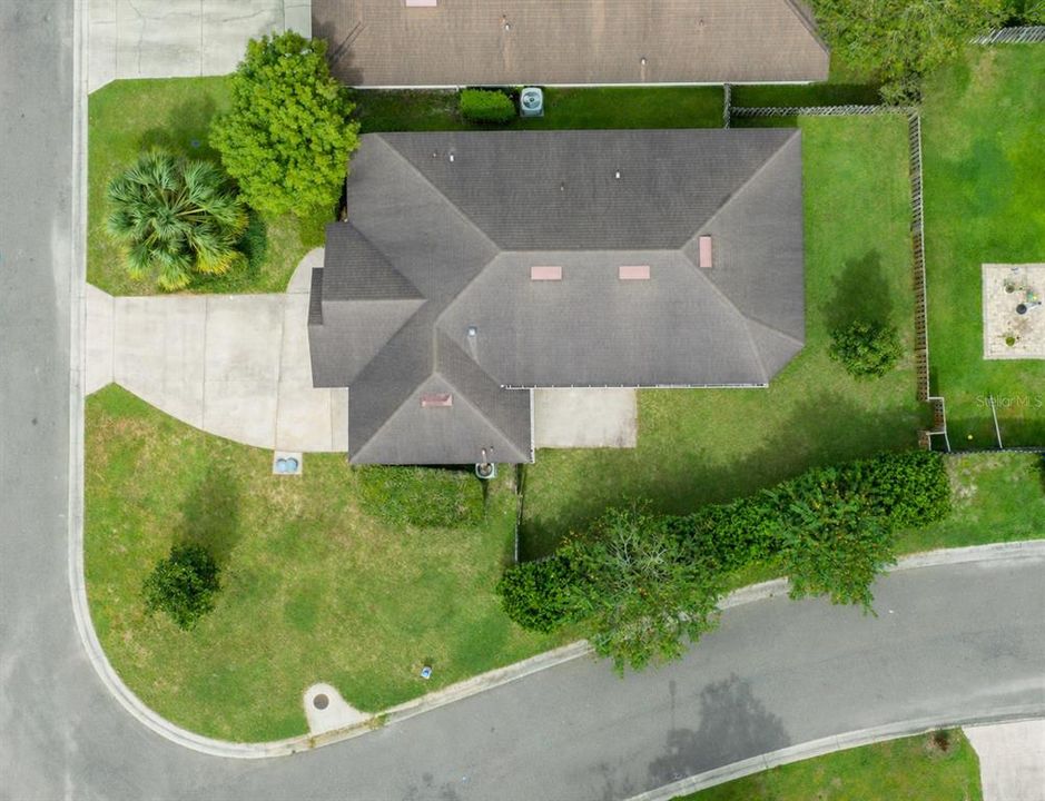 For Sale: $288,000 (3 beds, 2 baths, 1391 Square Feet)
