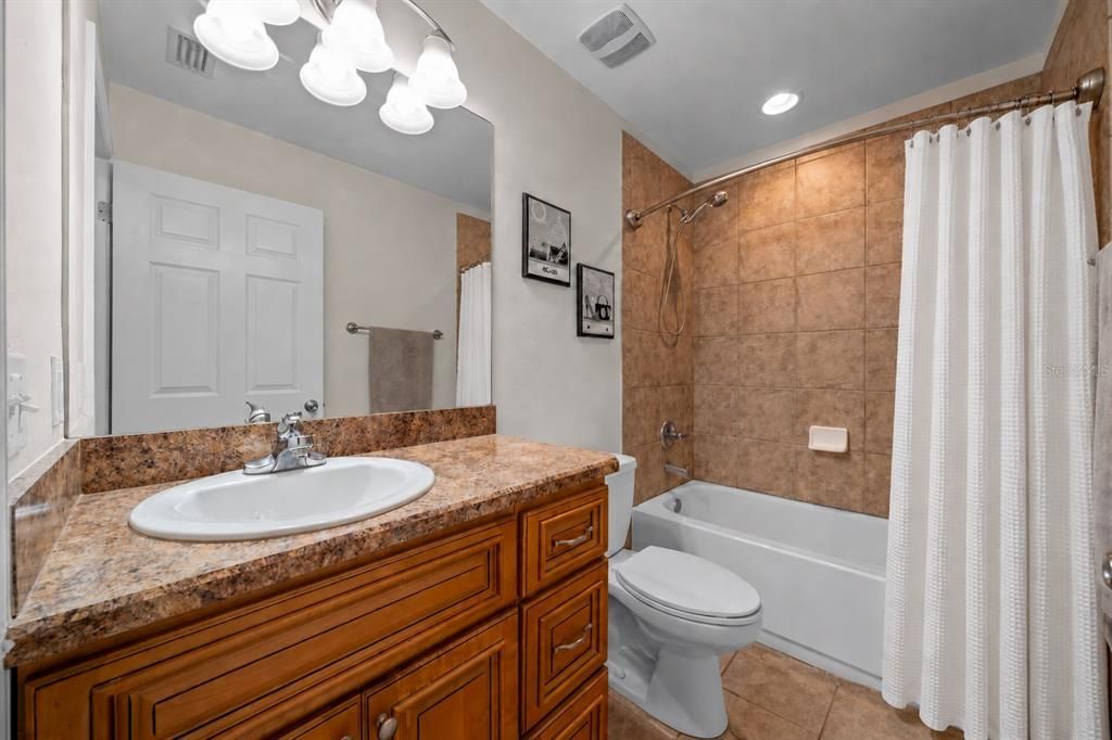 For Sale: $288,000 (3 beds, 2 baths, 1391 Square Feet)