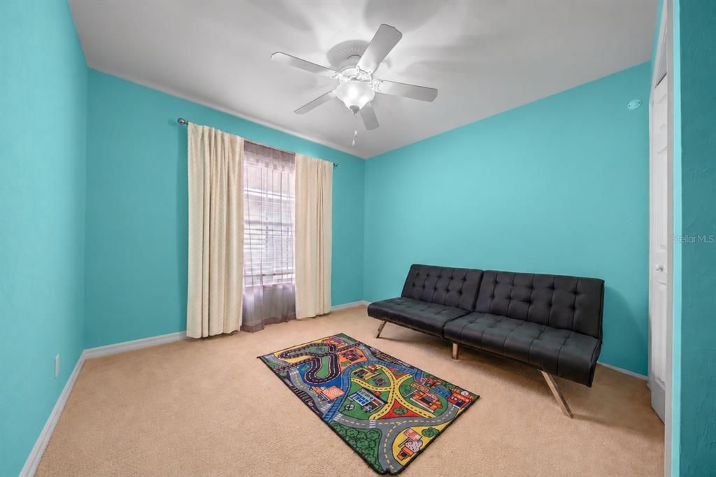 For Sale: $288,000 (3 beds, 2 baths, 1391 Square Feet)