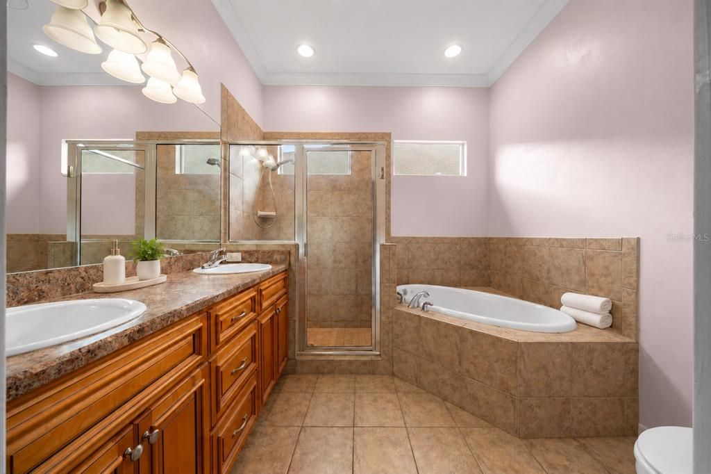 For Sale: $288,000 (3 beds, 2 baths, 1391 Square Feet)