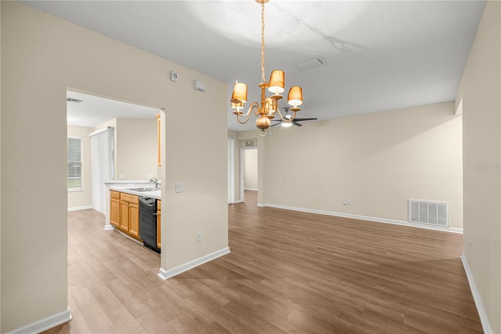 For Rent: $1,650 (2 beds, 2 baths, 1429 Square Feet)