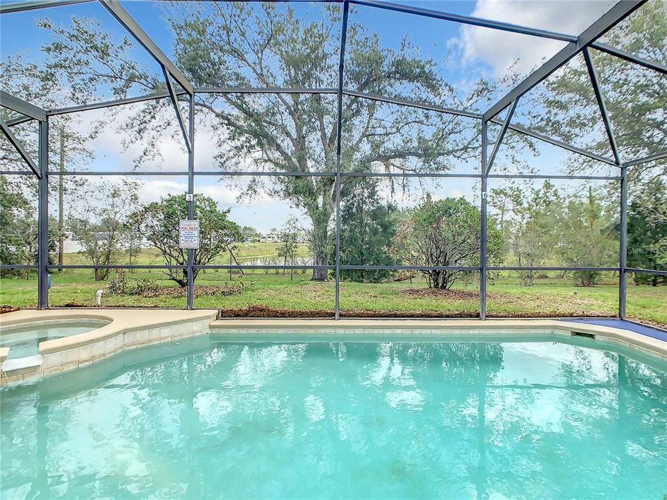 En Venta: $369,900 (4 camas, 2 baños, 1591 Pies cuadrados)