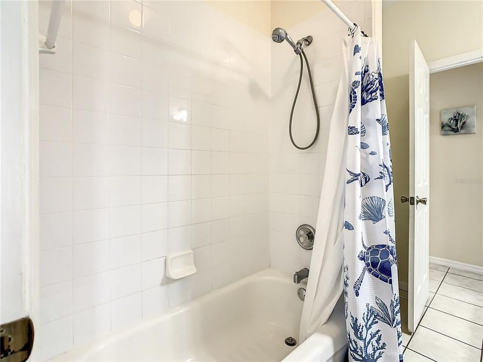 En Venta: $369,900 (4 camas, 2 baños, 1591 Pies cuadrados)