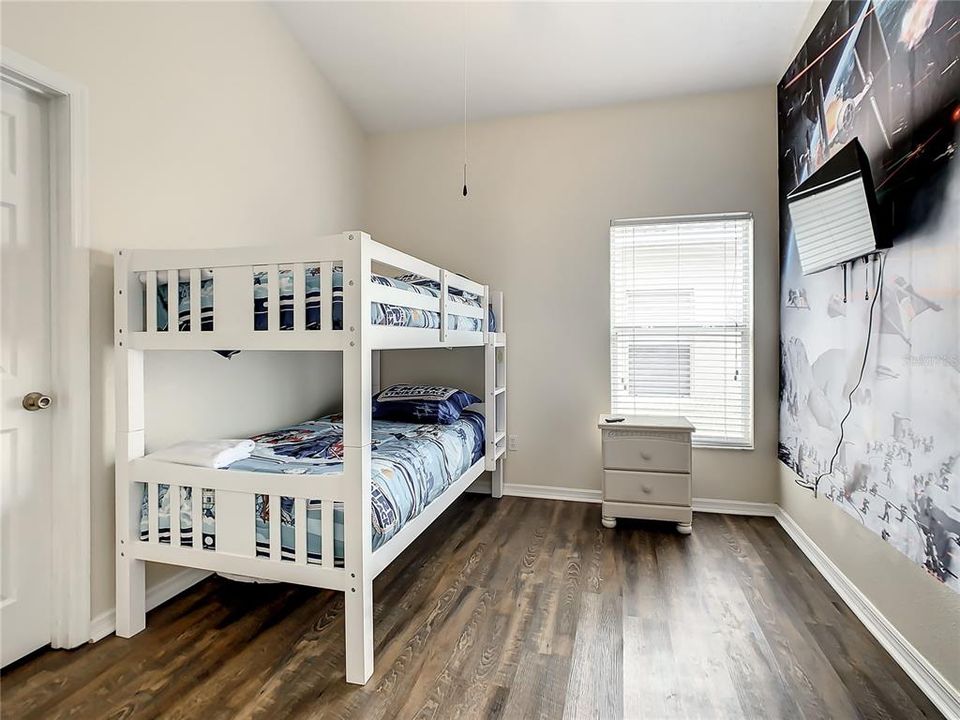 En Venta: $369,900 (4 camas, 2 baños, 1591 Pies cuadrados)