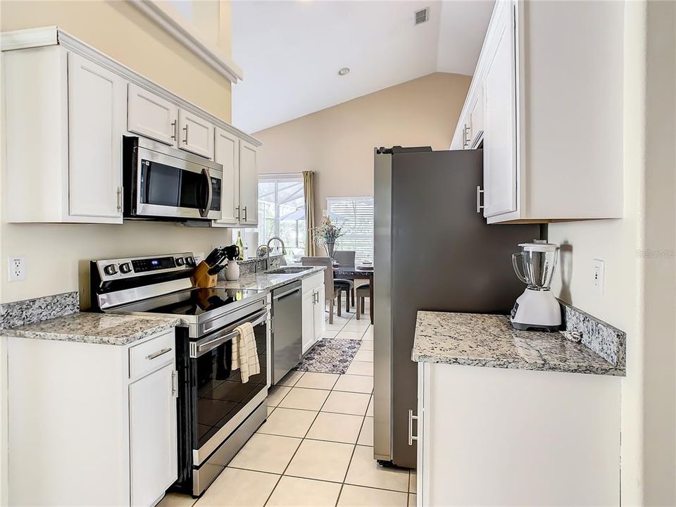 En Venta: $369,900 (4 camas, 2 baños, 1591 Pies cuadrados)