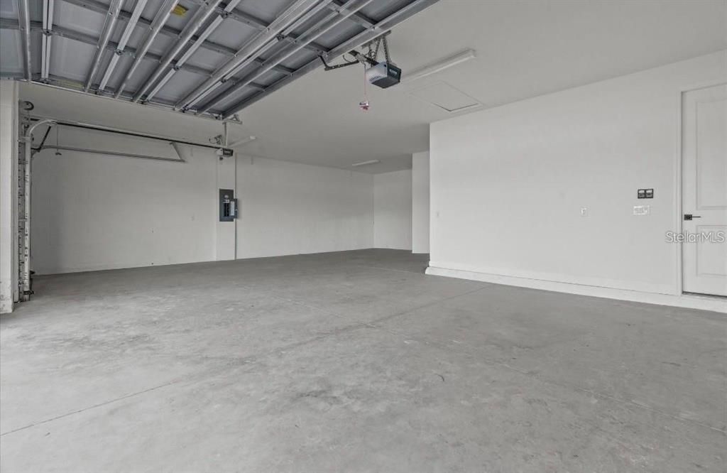 En Venta: $799,900 (4 camas, 3 baños, 2824 Pies cuadrados)