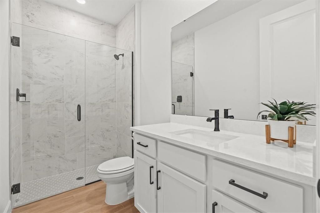 En Venta: $799,900 (4 camas, 3 baños, 2824 Pies cuadrados)