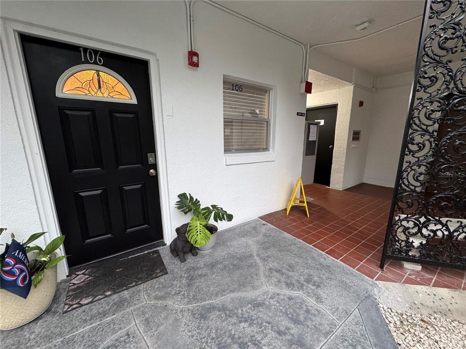 For Sale: $79,000 (1 beds, 1 baths, 1078 Square Feet)
