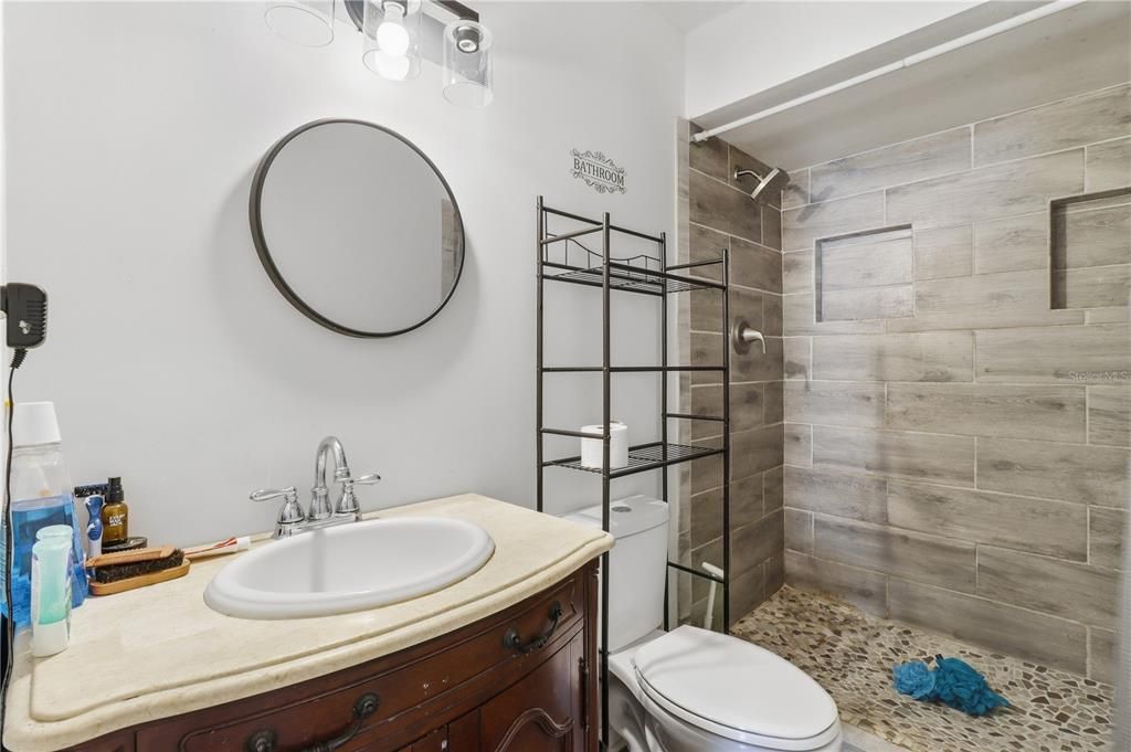 На продажу: $169,900 (3 спален, 3 ванн, 1811 Квадратных фут)