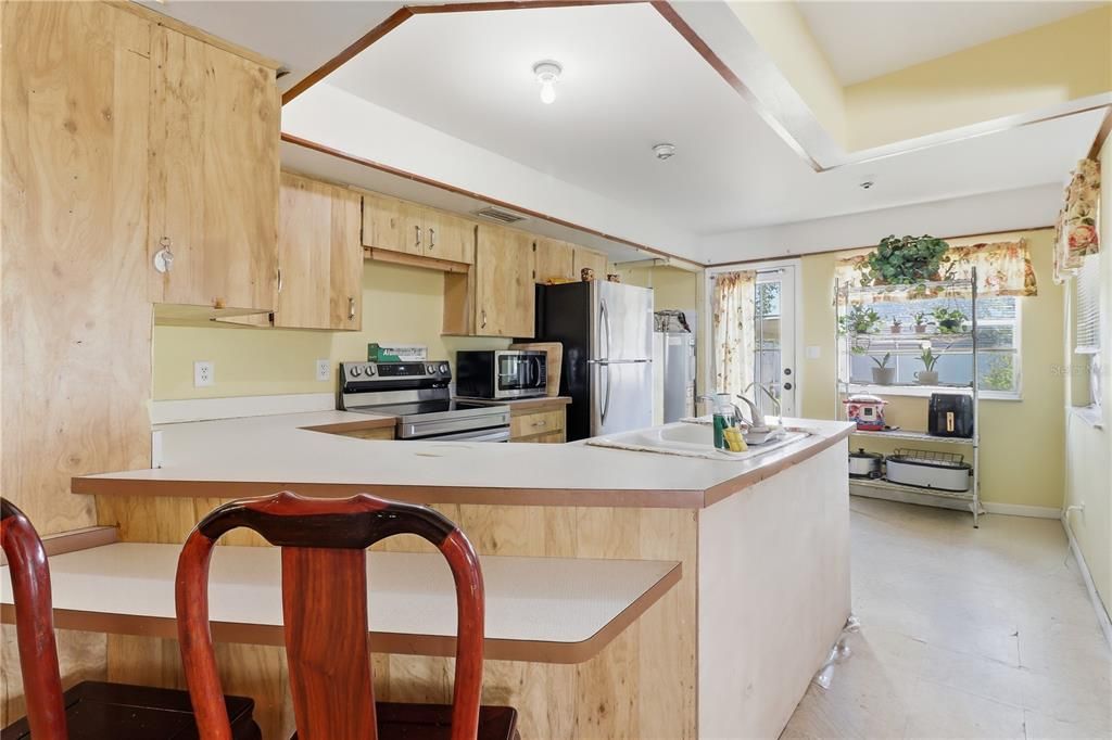На продажу: $169,900 (3 спален, 3 ванн, 1811 Квадратных фут)