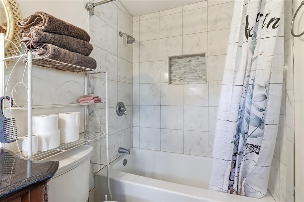 На продажу: $169,900 (3 спален, 3 ванн, 1811 Квадратных фут)