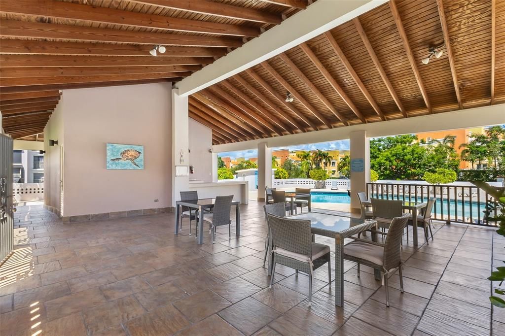 For Sale: $385,000 (3 beds, 2 baths, 2060 Square Feet)