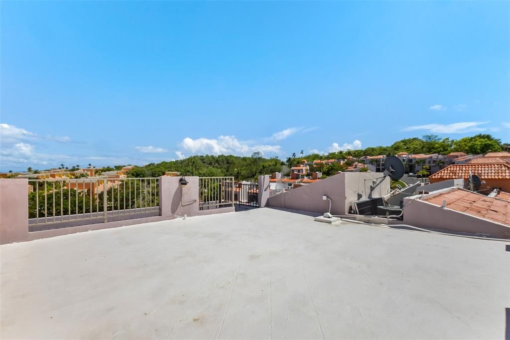 For Sale: $385,000 (3 beds, 2 baths, 2060 Square Feet)