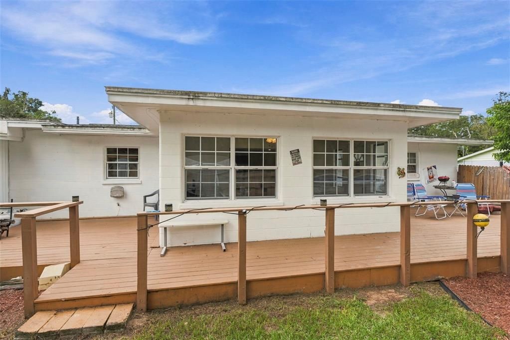 For Sale: $259,900 (2 beds, 1 baths, 1119 Square Feet)