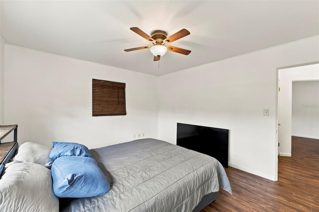 For Sale: $259,900 (2 beds, 1 baths, 1119 Square Feet)