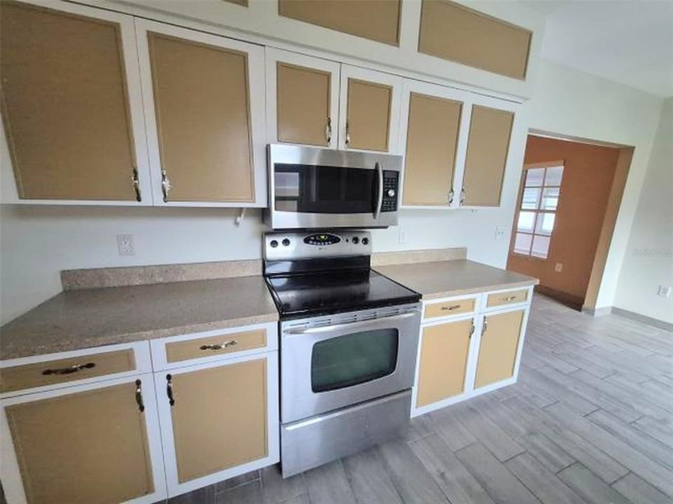En Venta: $339,900 (3 camas, 2 baños, 1948 Pies cuadrados)