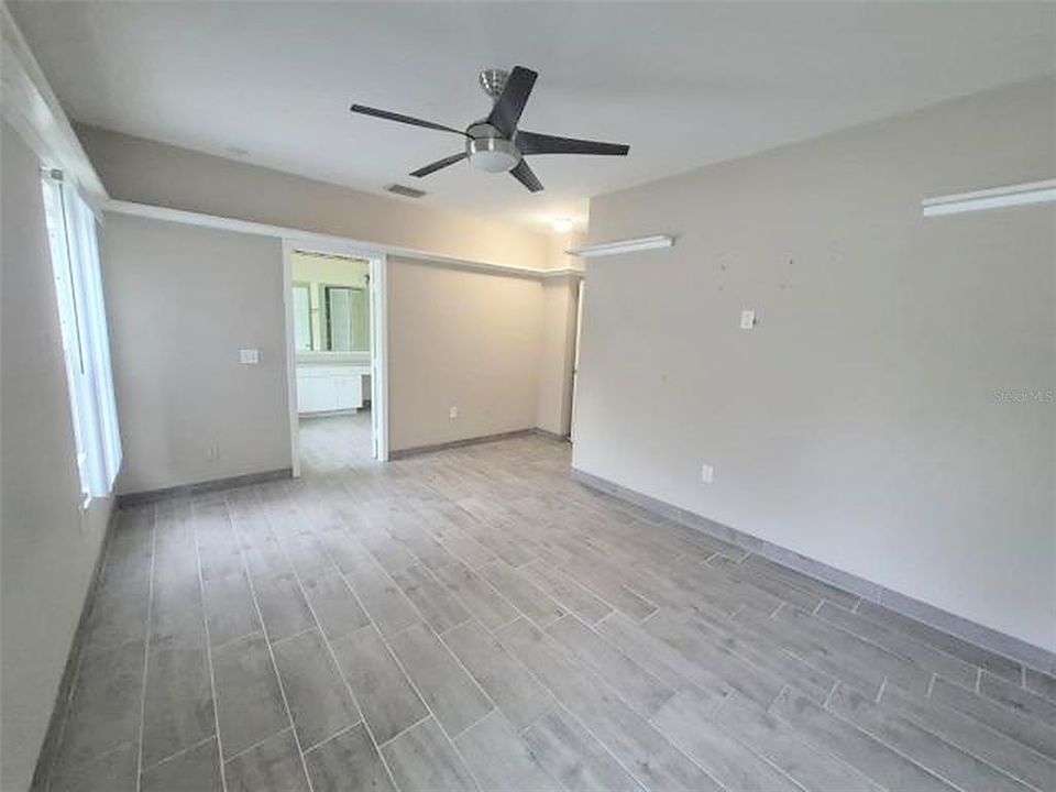 En Venta: $339,900 (3 camas, 2 baños, 1948 Pies cuadrados)