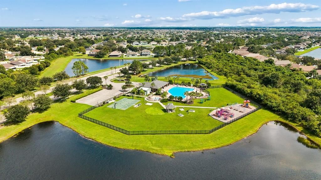 En Venta: $439,000 (4 camas, 2 baños, 2739 Pies cuadrados)