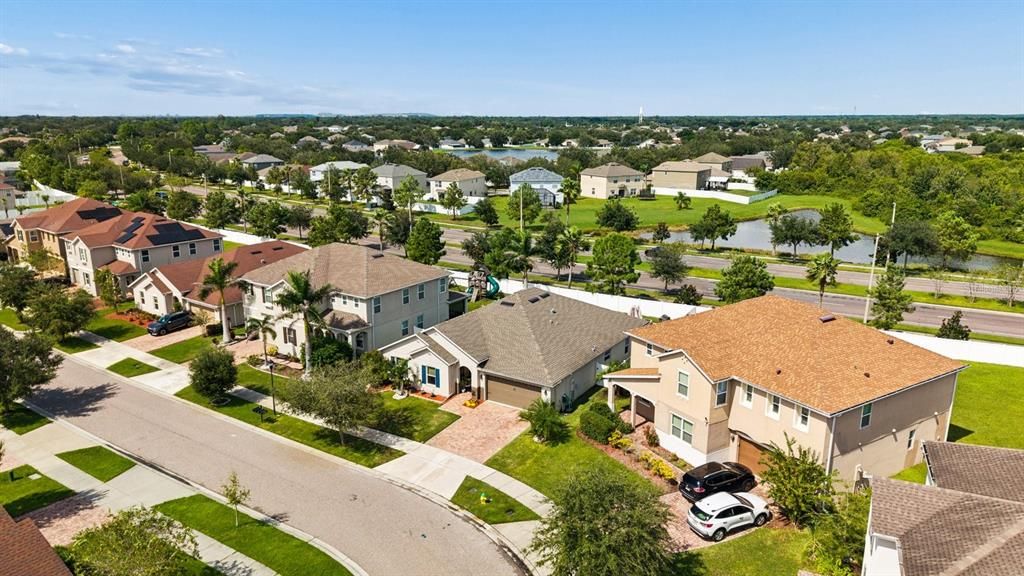 En Venta: $439,000 (4 camas, 2 baños, 2739 Pies cuadrados)
