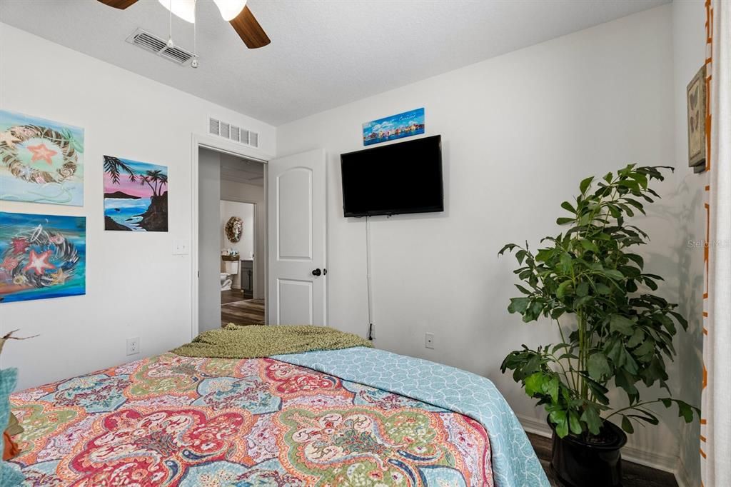 En Venta: $439,000 (4 camas, 2 baños, 2739 Pies cuadrados)