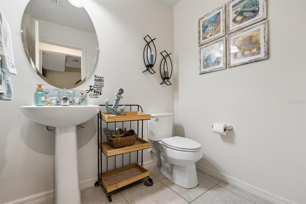En Venta: $439,000 (4 camas, 2 baños, 2739 Pies cuadrados)