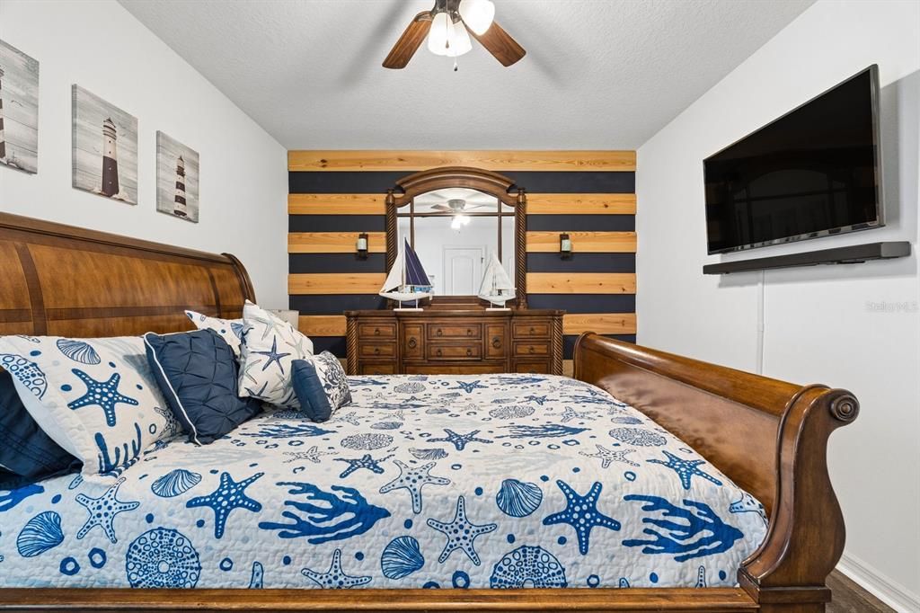 En Venta: $439,000 (4 camas, 2 baños, 2739 Pies cuadrados)