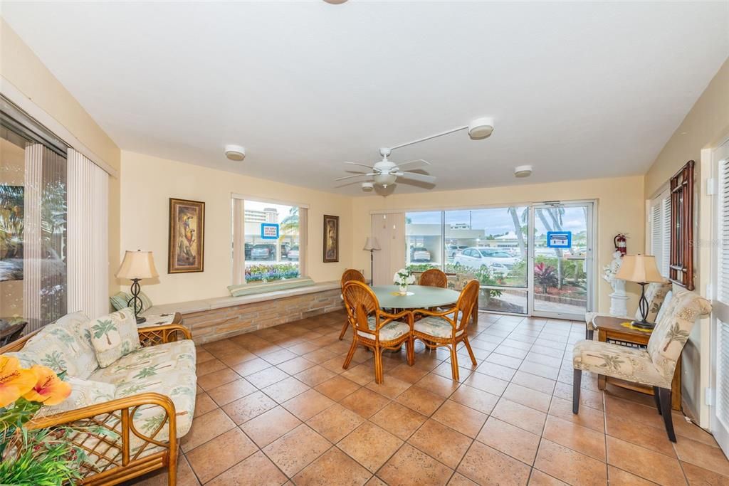 En Venta: $235,000 (1 camas, 1 baños, 830 Pies cuadrados)