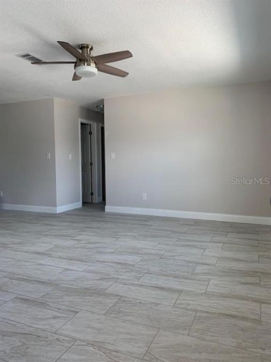 For Rent: $1,795 (2 beds, 1 baths, 810 Square Feet)
