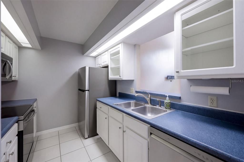 For Sale: $205,000 (2 beds, 2 baths, 1224 Square Feet)