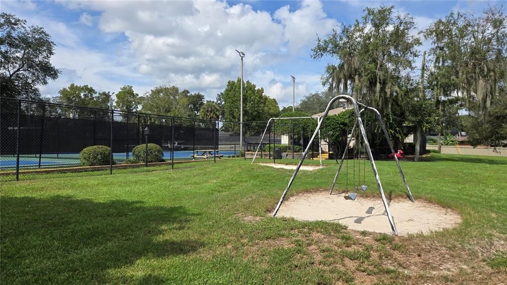 For Sale: $205,000 (2 beds, 2 baths, 1224 Square Feet)