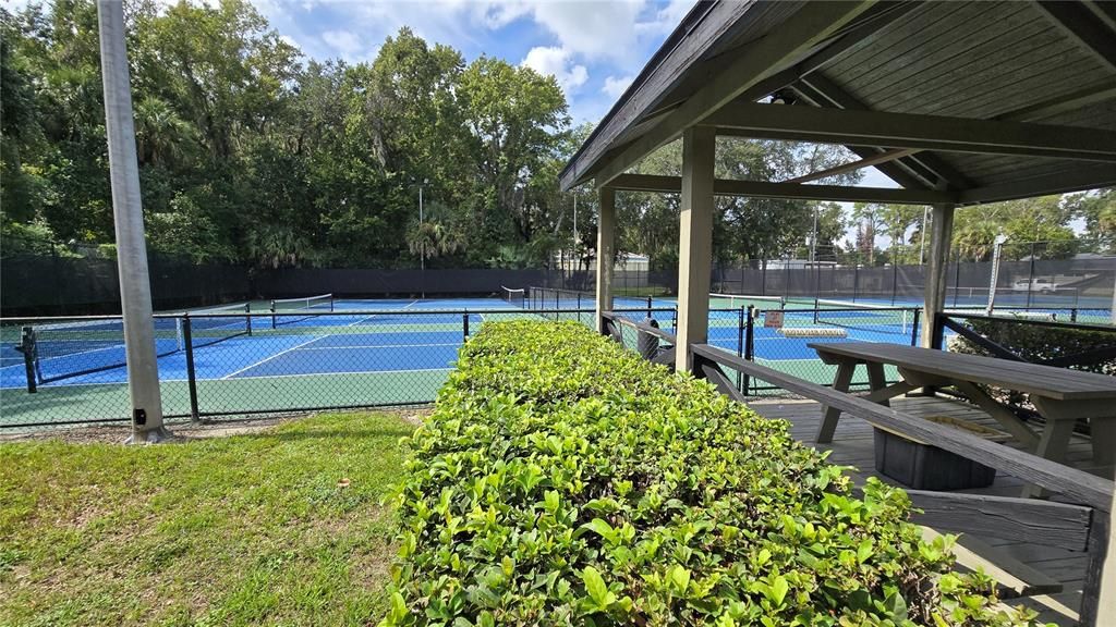 For Sale: $205,000 (2 beds, 2 baths, 1224 Square Feet)