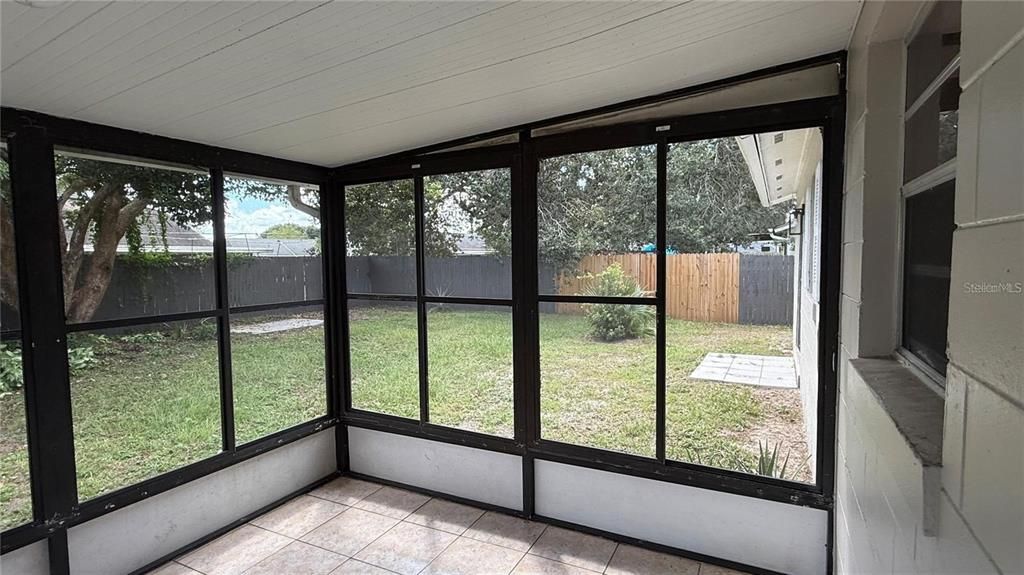 For Rent: $1,800 (2 beds, 2 baths, 1000 Square Feet)