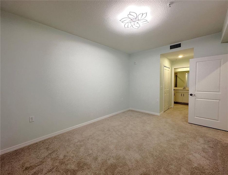 For Sale: $218,000 (2 beds, 2 baths, 1154 Square Feet)