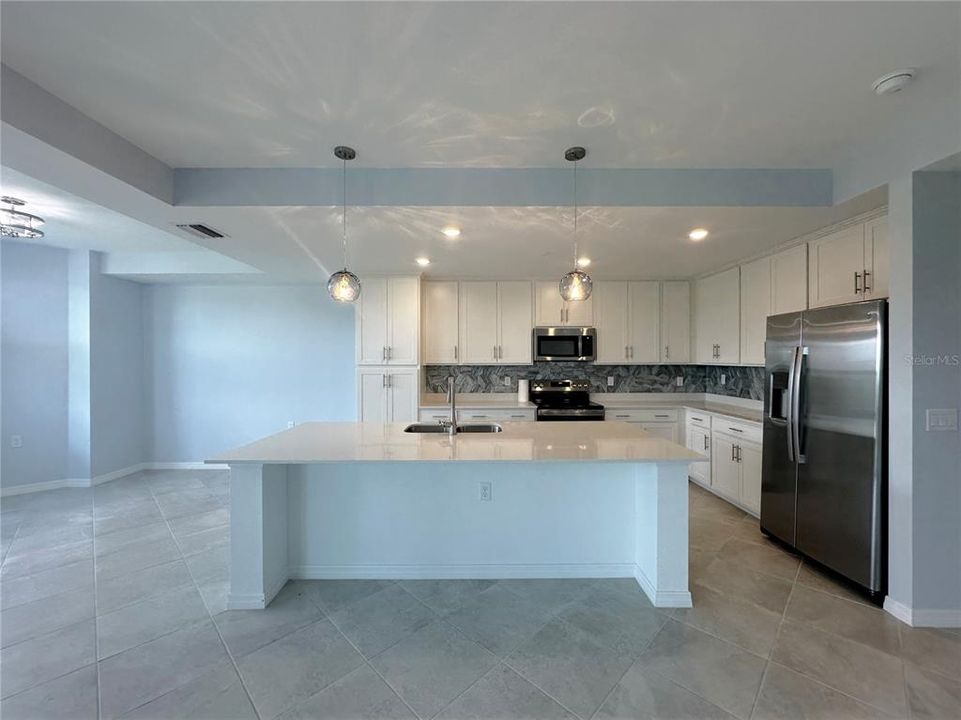 For Sale: $218,000 (2 beds, 2 baths, 1154 Square Feet)