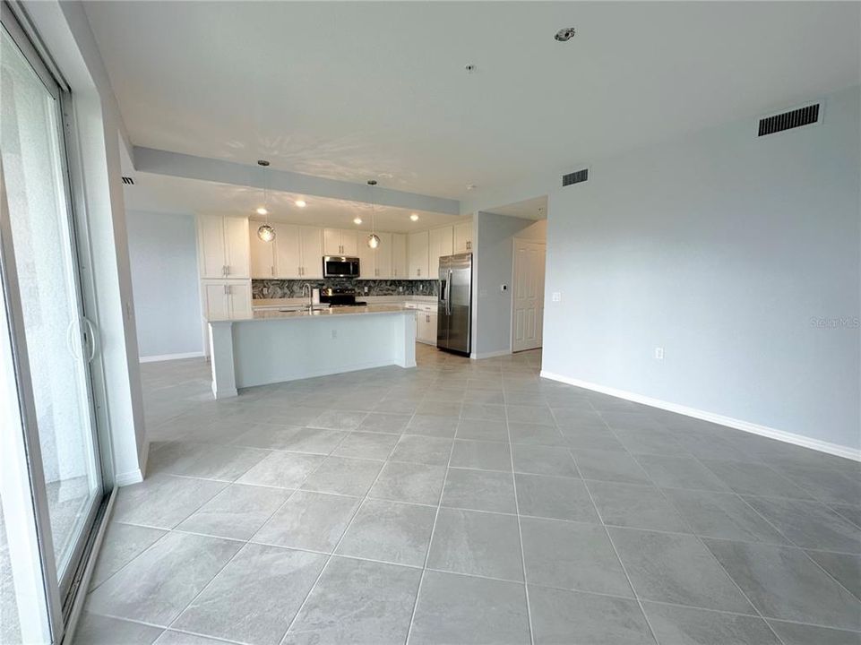 For Sale: $218,000 (2 beds, 2 baths, 1154 Square Feet)