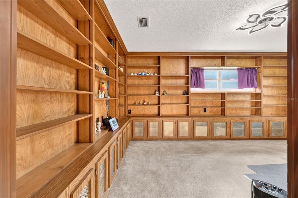 На продажу: $199,900 (2 спален, 2 ванн, 1856 Квадратных фут)