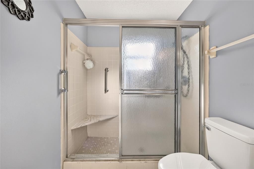 На продажу: $199,900 (2 спален, 2 ванн, 1856 Квадратных фут)