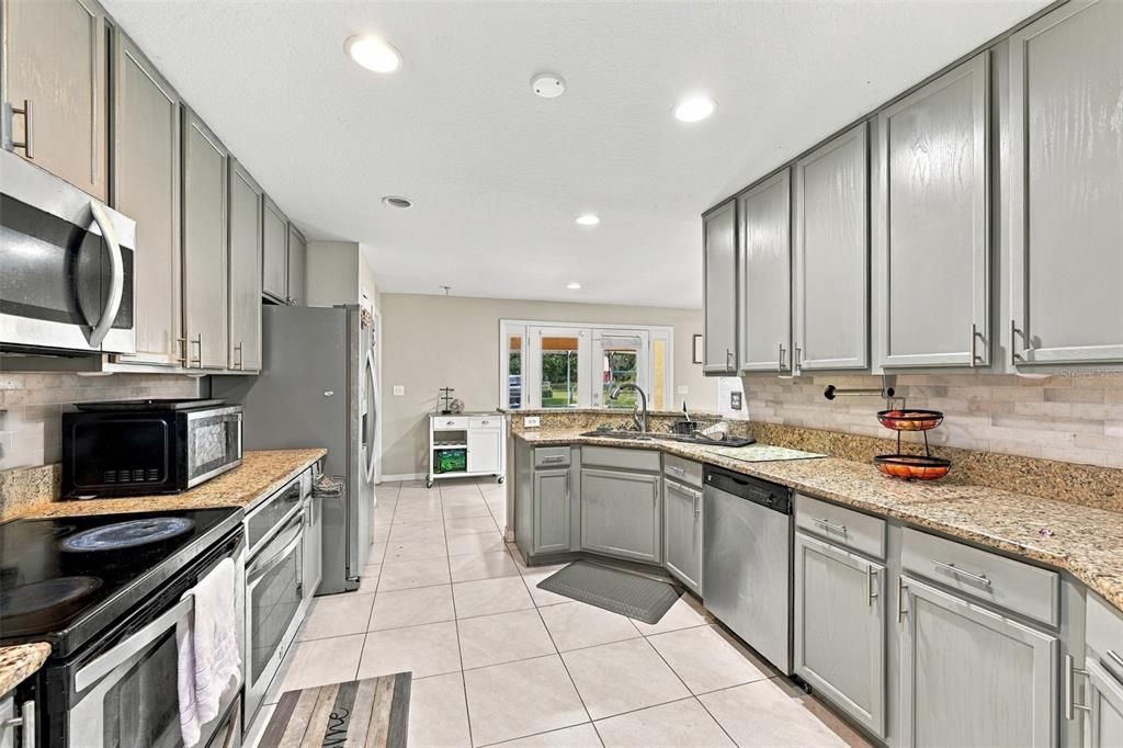 En Venta: $726,000 (4 camas, 2 baños, 2196 Pies cuadrados)