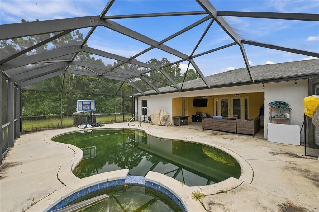 En Venta: $726,000 (4 camas, 2 baños, 2196 Pies cuadrados)